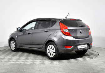 Подержанный автомобиль Hyundai Solaris Hatchback 2011 года (7 фото)