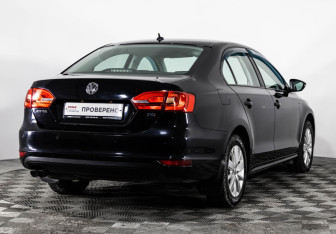Подержанный автомобиль Volkswagen Jetta Sedan 2013 года (5 фото)