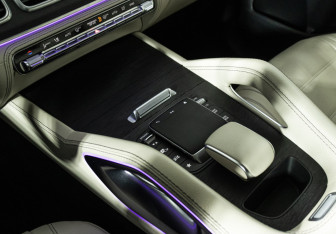 Подержанный автомобиль Mercedes-Benz GLE 2021 года (16 фото)