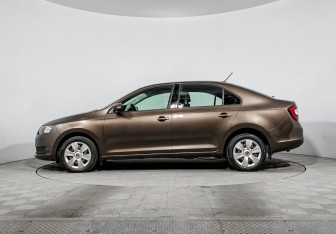 Подержанный автомобиль Skoda Rapid Liftback 2019 года (8 фото)