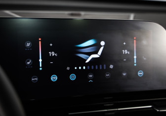 Подержанный автомобиль Omoda C5 2023 года (18 фото)