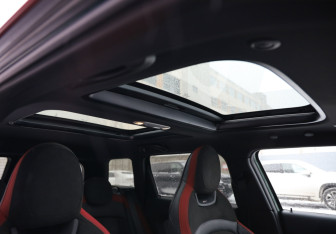 Подержанный автомобиль MINI Clubman Wagon 2018 года (29 фото)