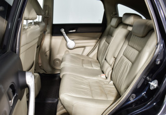 Подержанный автомобиль Honda CR-V 2007 года (11 фото)