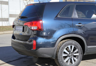 Подержанный автомобиль Kia Sorento 2017 года (7 фото)