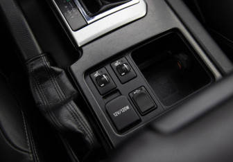 Подержанный автомобиль Toyota Land Cruiser Prado 2015 года (12 фото)
