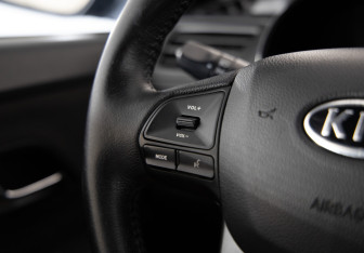 Подержанный автомобиль Kia Rio Sedan 2012 года (16 фото)
