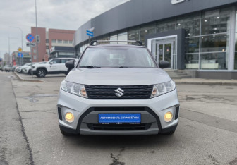 Подержанный автомобиль Suzuki Vitara 2016 года (2 фото)