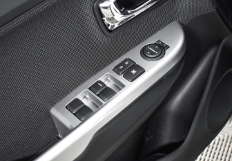 Подержанный автомобиль Kia Rio Hatchback 2013 года (10 фото)