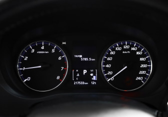 Подержанный автомобиль Mitsubishi Outlander 2021 года (11 фото)