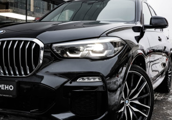 Подержанный автомобиль BMW X5 2019 года (2 фото)