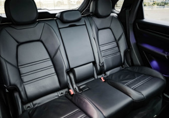 Подержанный автомобиль Porsche Cayenne 2018 года (30 фото)