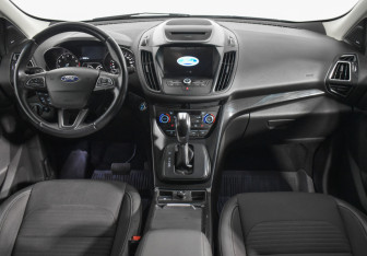 Подержанный автомобиль Ford Kuga 2018 года (13 фото)