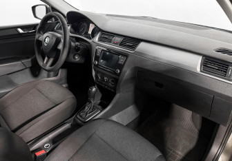 Подержанный автомобиль Skoda Rapid Liftback 2019 года (14 фото)