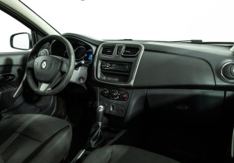 Подержанный автомобиль Renault Logan Sedan 2016 года (9 фото)