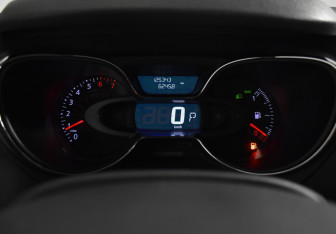 Подержанный автомобиль Renault Kaptur 2017 года (22 фото)