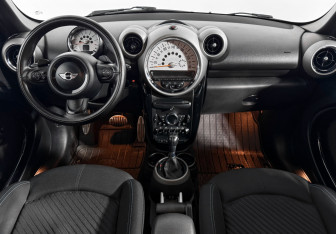 Подержанный автомобиль MINI Countryman 2012 года (13 фото)