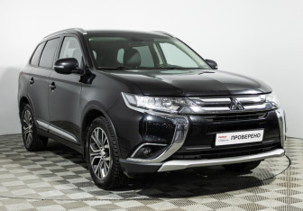 Подержанный автомобиль Mitsubishi Outlander 2016 года (3 фото)