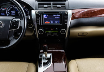 Подержанный автомобиль Toyota Camry Sedan 2014 года (13 фото)