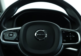 Подержанный автомобиль Volvo V90 Cross Country 2019 года (20 фото)