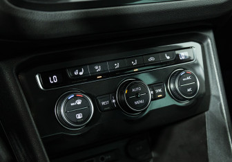 Подержанный автомобиль Volkswagen Tiguan 2020 года (17 фото)