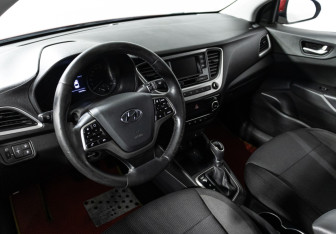 Подержанный автомобиль Hyundai Solaris Sedan 2018 года (11 фото)