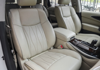 Подержанный автомобиль Infiniti QX60 2017 года (29 фото)