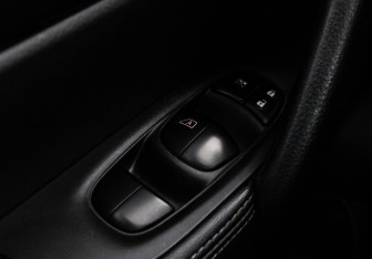 Подержанный автомобиль Nissan X-Trail 2018 года (16 фото)