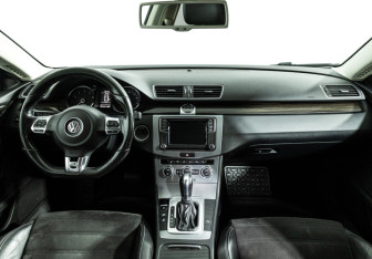 Подержанный автомобиль Volkswagen Passat CC 2013 года (13 фото)