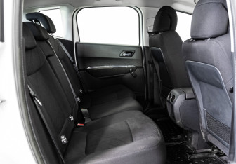 Подержанный автомобиль Peugeot 3008 2011 года (16 фото)