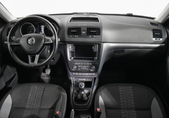 Подержанный автомобиль Skoda Yeti 2017 года (13 фото)