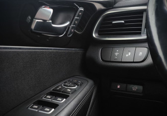 Подержанный автомобиль Kia Sorento 2018 года (33 фото)