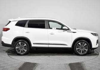 Подержанный автомобиль Chery Tiggo 8 Pro Max 2023 года (4 фото)