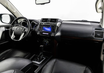 Подержанный автомобиль Toyota Land Cruiser Prado 2016 года (11 фото)