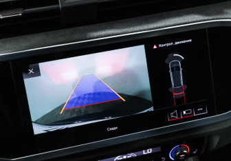 Подержанный автомобиль Audi Q3 2021 года (16 фото)