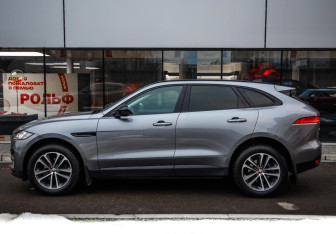 Подержанный автомобиль Jaguar F-Pace 2020 года (8 фото)