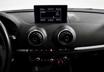 Подержанный автомобиль Audi A3 Sedan 2016 года (16 фото)