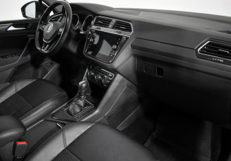 Подержанный автомобиль Volkswagen Tiguan 2020 года (14 фото)