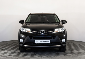 Подержанный автомобиль Toyota RAV4 2013 года (2 фото)