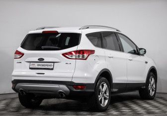 Подержанный автомобиль Ford Kuga 2016 года (5 фото)