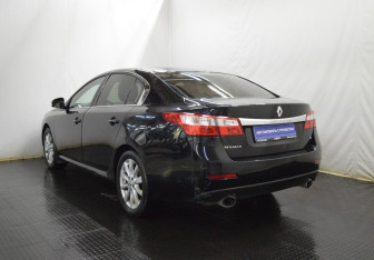 Подержанный автомобиль Renault Latitude 2010 года (7 фото)