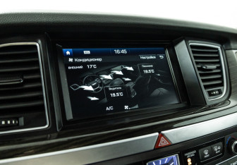 Подержанный автомобиль Genesis G80 2019 года (21 фото)