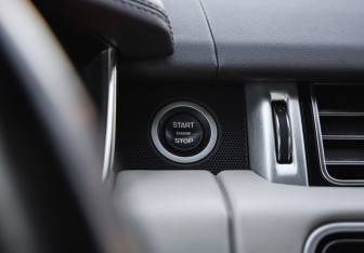 Подержанный автомобиль Land Rover Range Rover 2018 года (26 фото)