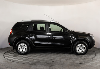 Подержанный автомобиль Nissan Terrano 2018 года (4 фото)