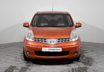 Подержанный автомобиль Nissan Note 2007 года (2 фото)