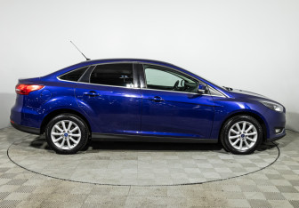 Подержанный автомобиль Ford Focus Sedan 2016 года (5 фото)