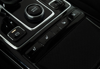 Подержанный автомобиль Hongqi HS5 2024 года (20 фото)