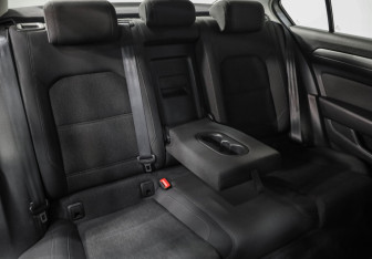 Подержанный автомобиль Volkswagen Passat Sedan 2015 года (24 фото)
