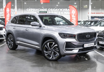 Подержанный автомобиль Geely Monjaro 2024 года (3 фото)