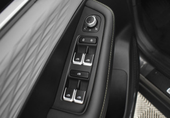 Подержанный автомобиль Geely Coolray 2023 года (20 фото)