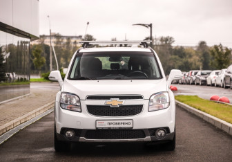 Подержанный автомобиль Chevrolet Orlando 2014 года (4 фото)